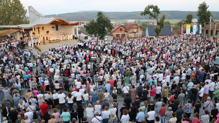 Vjernici okupljeni na misnom slavlju (Foto: Marijan Pavelić)