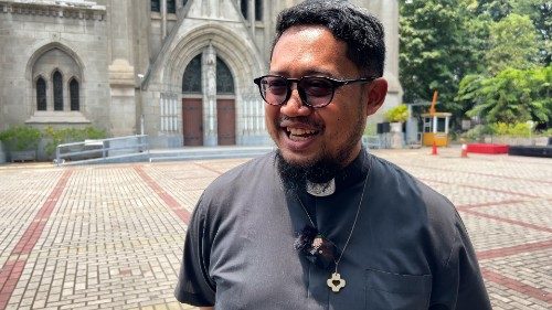 Sacerdote indonesio: Recibimos a Francisco como un padre