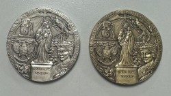 Il lato verso della medaglia commemorativa in argento e bronzo del 45° viaggio Apostolico di Papa Francesco in Indonesia, Papua Nuova Guinea, Timor-Leste e Singapore