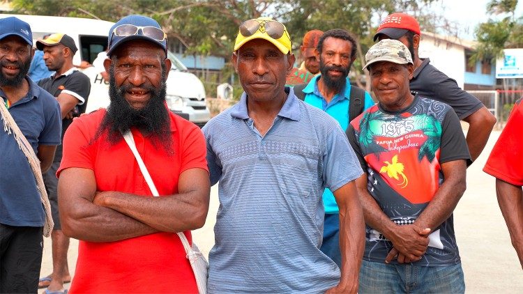 Subira ya Watu wa Papua New Guinea kumuona Papa 