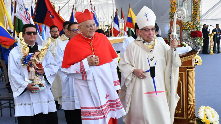 O representante do Papa na missa inaugural, cardeal Baltazar Porras Cardozo