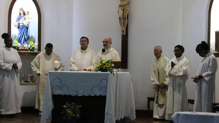 Cabo Verde - Salesianos recebem, em São Vicente (Mindelo) a visita do Provincial. 