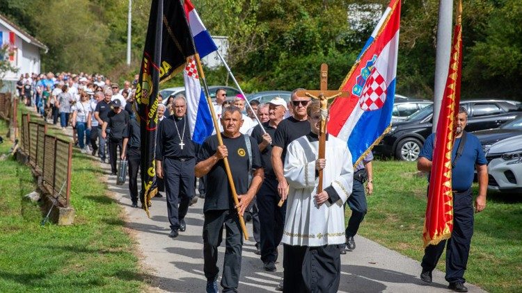 Mimohod preživjelih Zrinjana i njihovih potomaka  (Foto: Stjepan Vego)