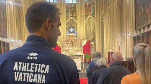 Misa en la catedral de Hasselt, Bélgica, celebrada la víspera de los Campeonatos de Europa de ciclismo