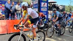 La partenza degli Europei di ciclismo in Belgio con Rien Schuurhuis di Athletica Vaticana