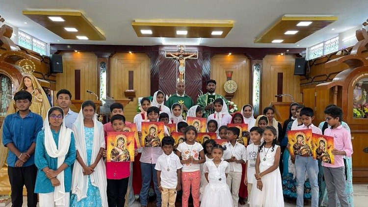 Children from the Madras-Mylapore Archdiocese participate in a special catechetical event. Photo by Catholic Connect