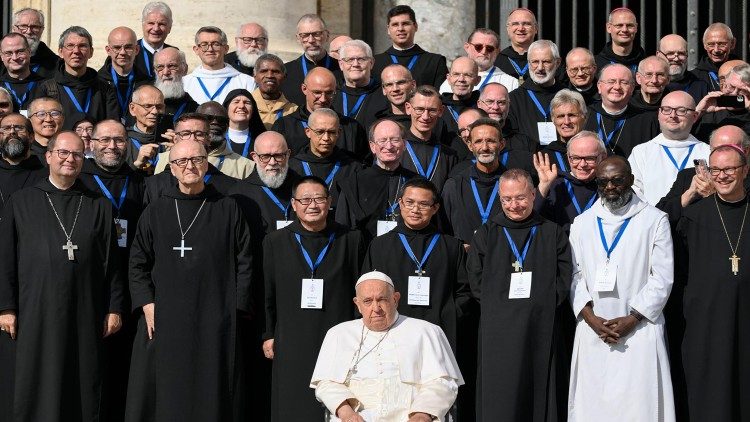 Das Gruppenfoto mit Franziskus