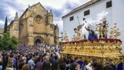 Procesión de la Hermandad de la Resurrección en Córdoba, España