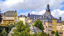 As origens do Luxemburgo remontam ao início da Idade Média, quando foi construída uma pequena fortificação, Lucilinburhuc.