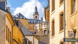 Luxemburg: Ganz hinten, aber gut sichtbar, ein Kirchturm