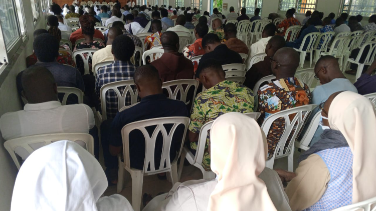 Des étudiants de l'ICMA, lors de la clôture de la célébration des 20 ans d'existence de leur institut de formation, à Abidjan - Côte d'Ivoire, le 16 septembre 2024.