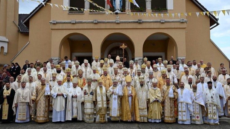 Die Ostkirchenbischöfe und Priester in Oradea (Rumänien)