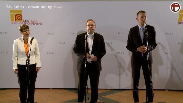 Pressekonferenz in Fulda mit Beate Gilles, Bischof Bätzing und Matthias Kopp