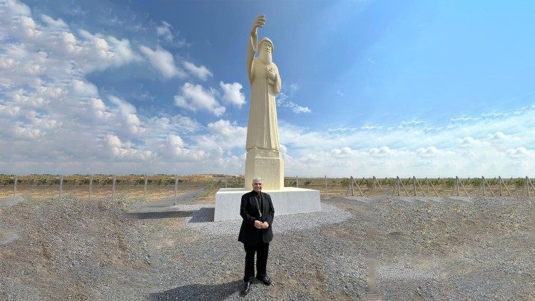 2024.09.23 Benedetta la statua di San Charbel in Armenia