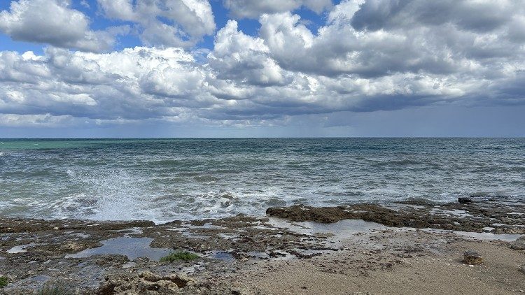 La costa de Polignano a Mare, al sur de Bari