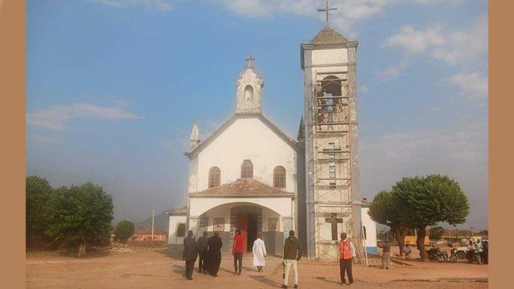 Comissão da CEAST prepara reabilitação da Catedral da Ganda 