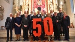  Nach der Bildenthüllung in der Pfarrkirche - Foto: Theresa Meier/Bonifatiuswerk