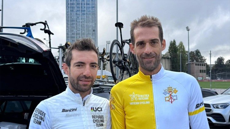 Ahmad Badreddin Wais y Rien Schuurhuis en el Campeonato Mundial de Ciclismo en Zurich.