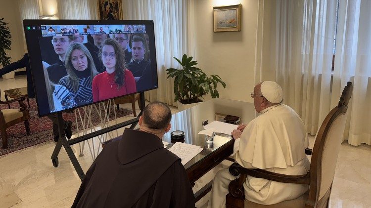 Por video, o  encontro do Papa com os jovens ucranianos 