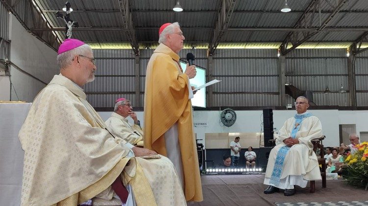 Cardeal Leonardo Steiner presidiu a ordenação episcopal