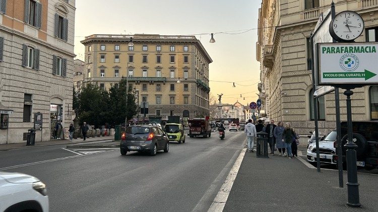 Via Vittorio Emanuele no fundo a ponte com o mesmo nome