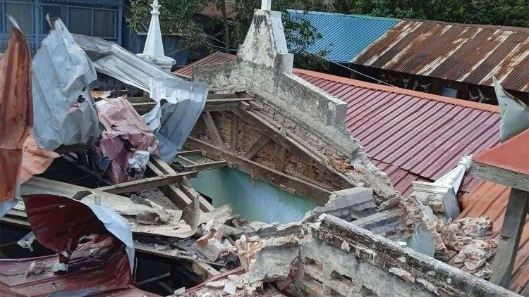 Myanmar, colpita la cattedrale di Mindat ma non il coraggio dei cattolici