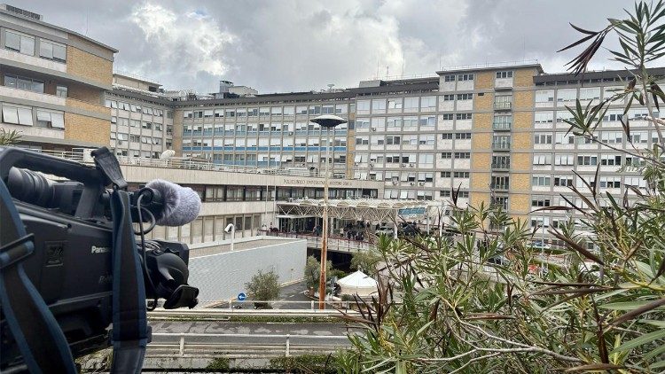 Pope Francis spends ‘restful night’ at Gemelli Hospital