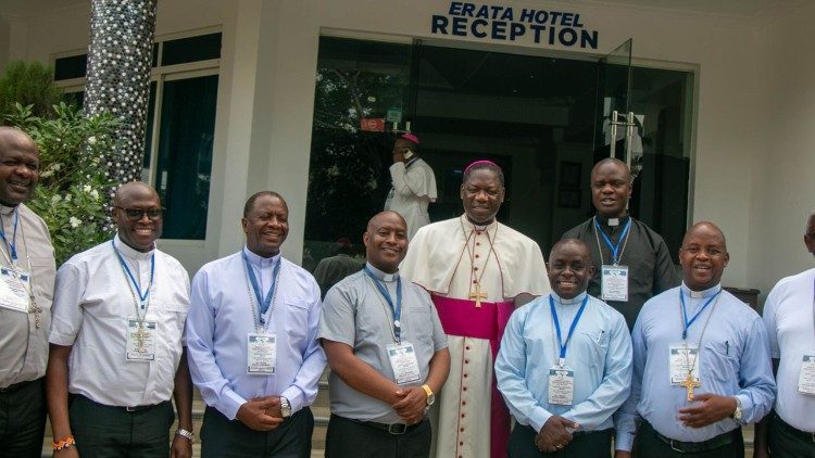 Neki od biskupa na seminaru Accra