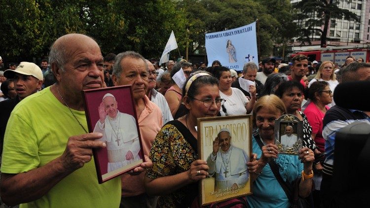 "Que ojalá su magisterio y su pontificado lo pongamos en práctica de una vez por todas" (Arzobispo García Cuerva). Foto de Enrique Cangas