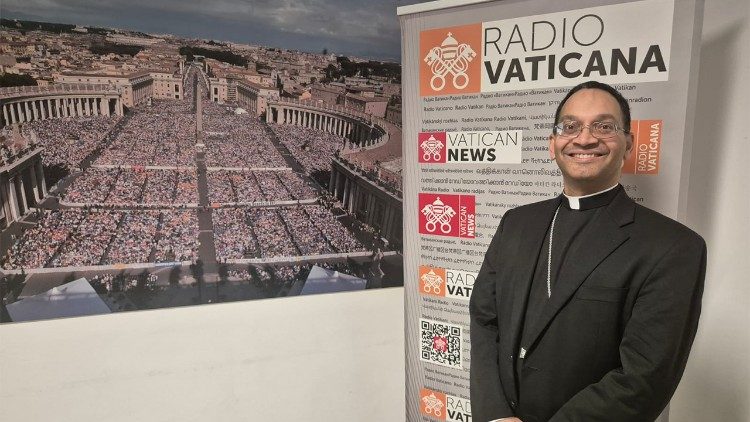 Bishop Earl Fernandes visits the offices of Vatican News