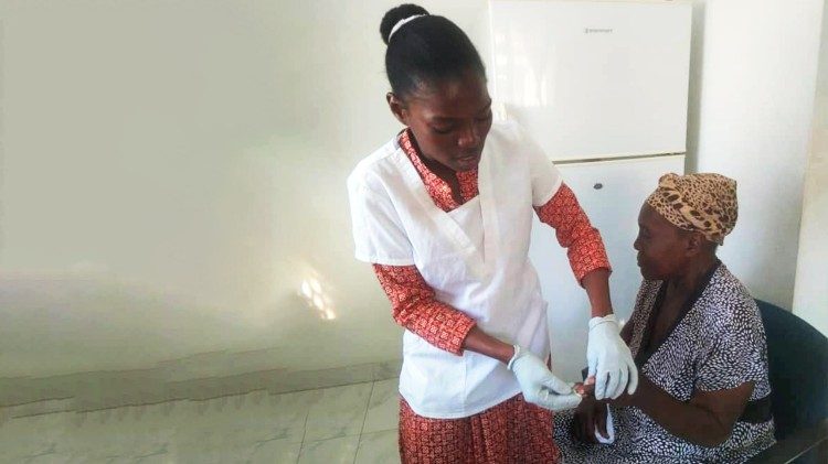 Atención en el Centro de salud de la parroquia