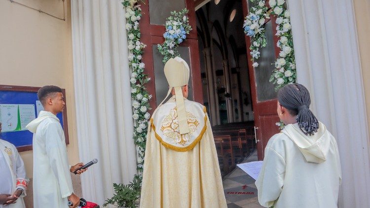 Abertura do Ano Jubilar na Sé Catedral da Arquidiocese da Beira, Moçambique