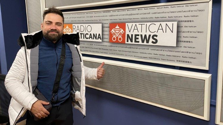 Bruno nos estúdios da Rádio Vaticano - Vatican News