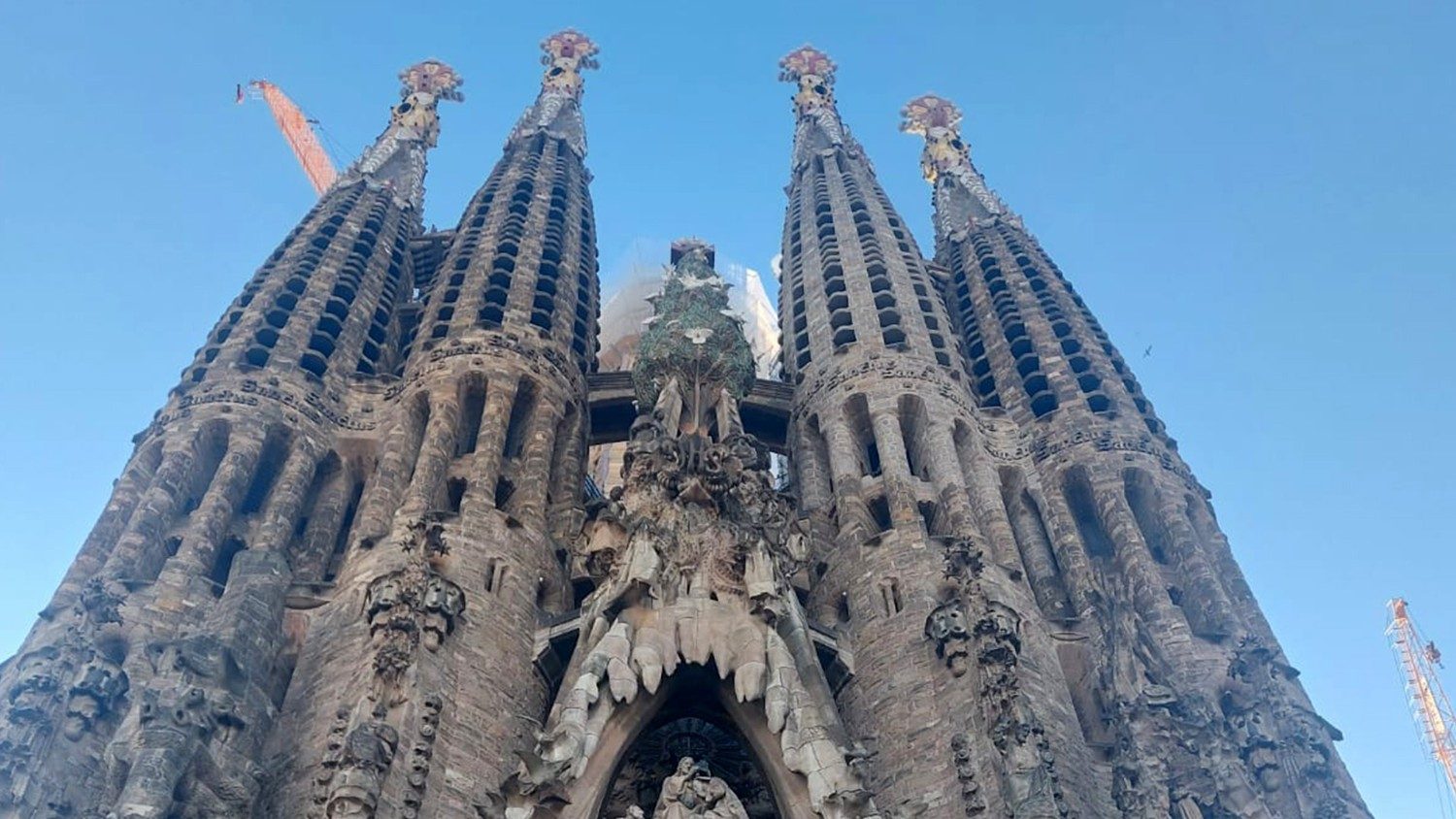 Trong năm 2024, gần 5 triệu du khách thăm viếng Đền thờ Sagrada Familia ở Barcelona