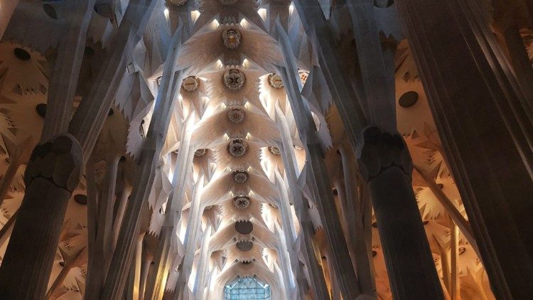 Interno Sagrada Familia