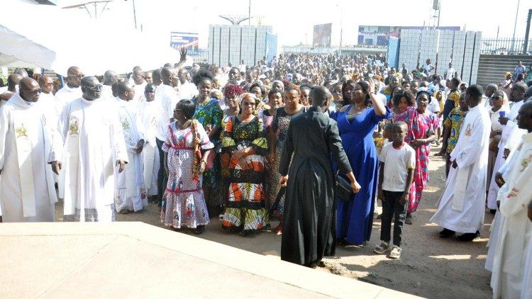 Des fidèles à l'ouverture du Jubilé de 2025 dans l'archidiocèse de Bouaké