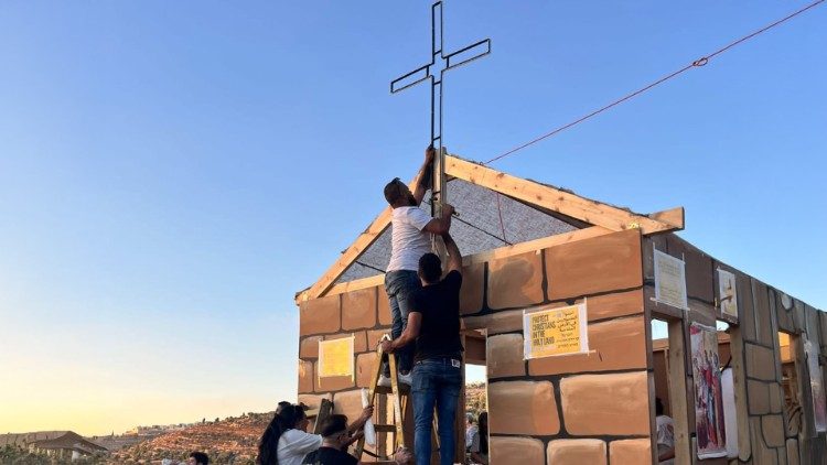 
                    “Mulheres Igreja Mundo”, a terra sagrada e a casa perdida
                