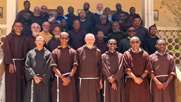 
                    Cabo Verde - Ordem dos Frades Menores Capuchinhos em formação
                