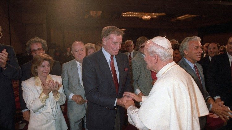 Juan Pablo II con Charlton Heston